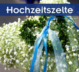 Gestecktes Herz aus grün-weißen Blumen